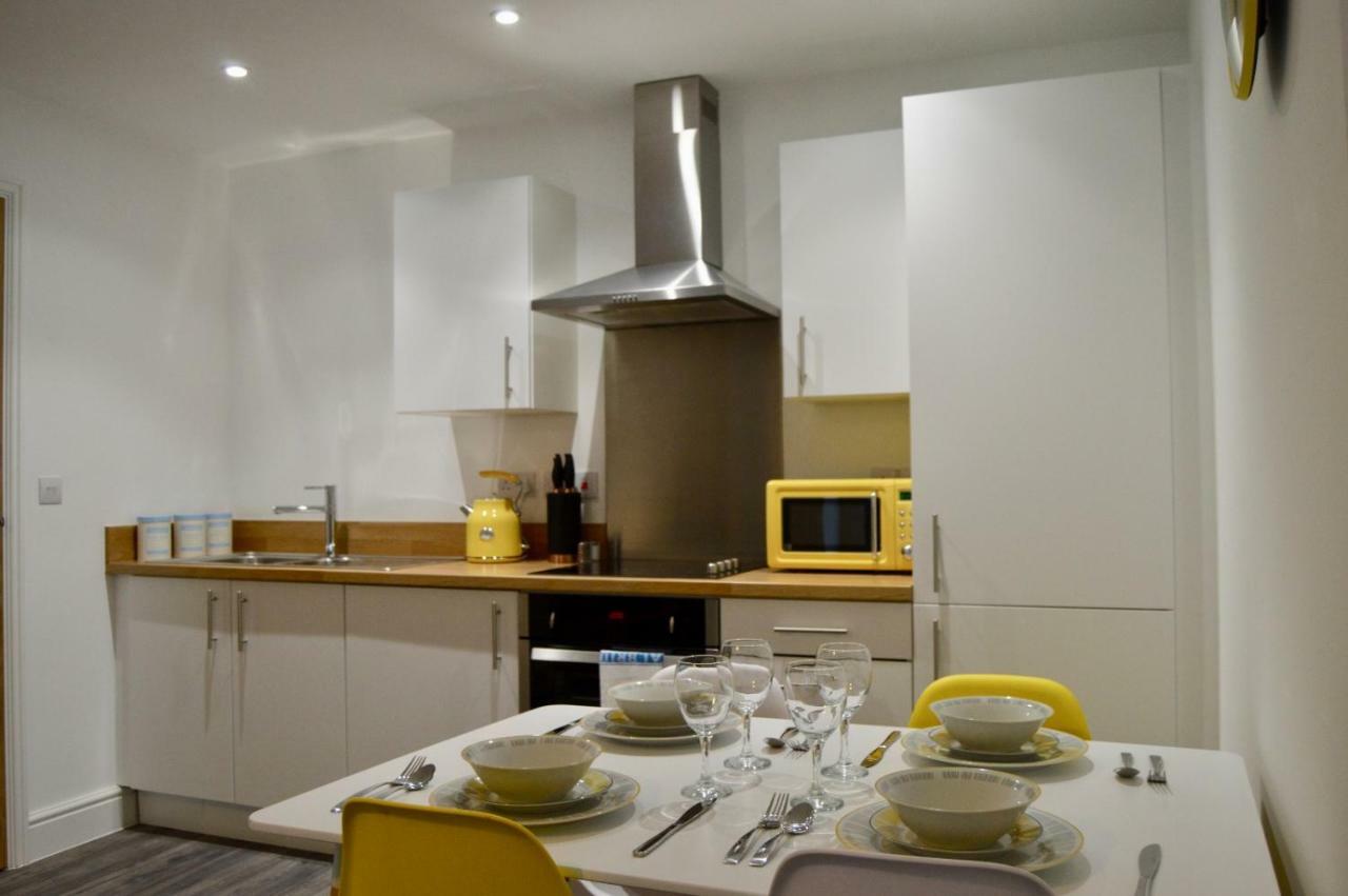 Qh31 - City Centre Location With 2 Double Bedrooms Sleeping Up To 4 People - Spacious Work Or Leisure Apartment シェフィールド エクステリア 写真