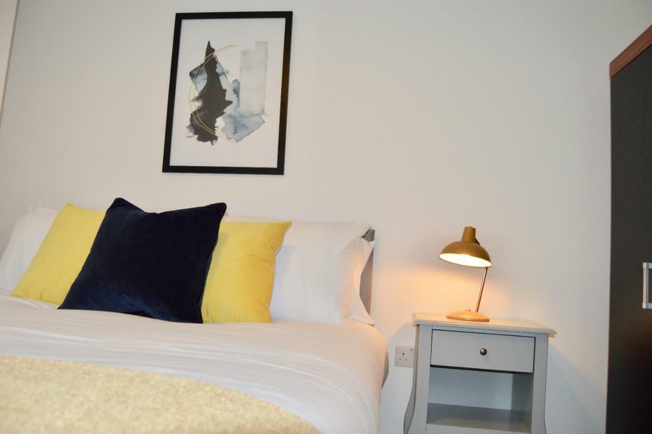 Qh31 - City Centre Location With 2 Double Bedrooms Sleeping Up To 4 People - Spacious Work Or Leisure Apartment シェフィールド エクステリア 写真
